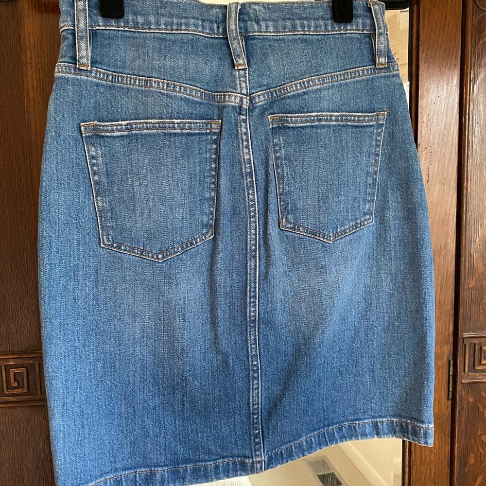 J. CREW button front denim skirt - Picture 3 of 3
